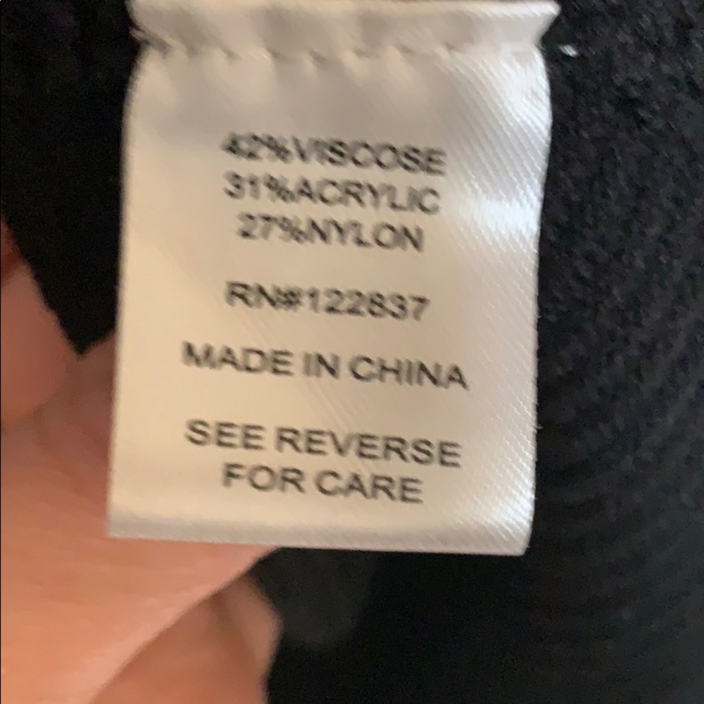 Sweater - Picture 6 of 7